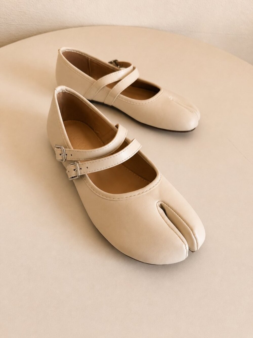 Tabi Split Tow Cream Split-Toe Mary Jane Flats with Double Buckle